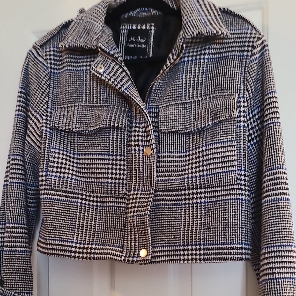 Black & White Plaid Cropped Jacket - Picture 7 of 16